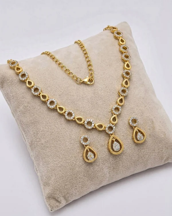 Modern Gold Necklace Set