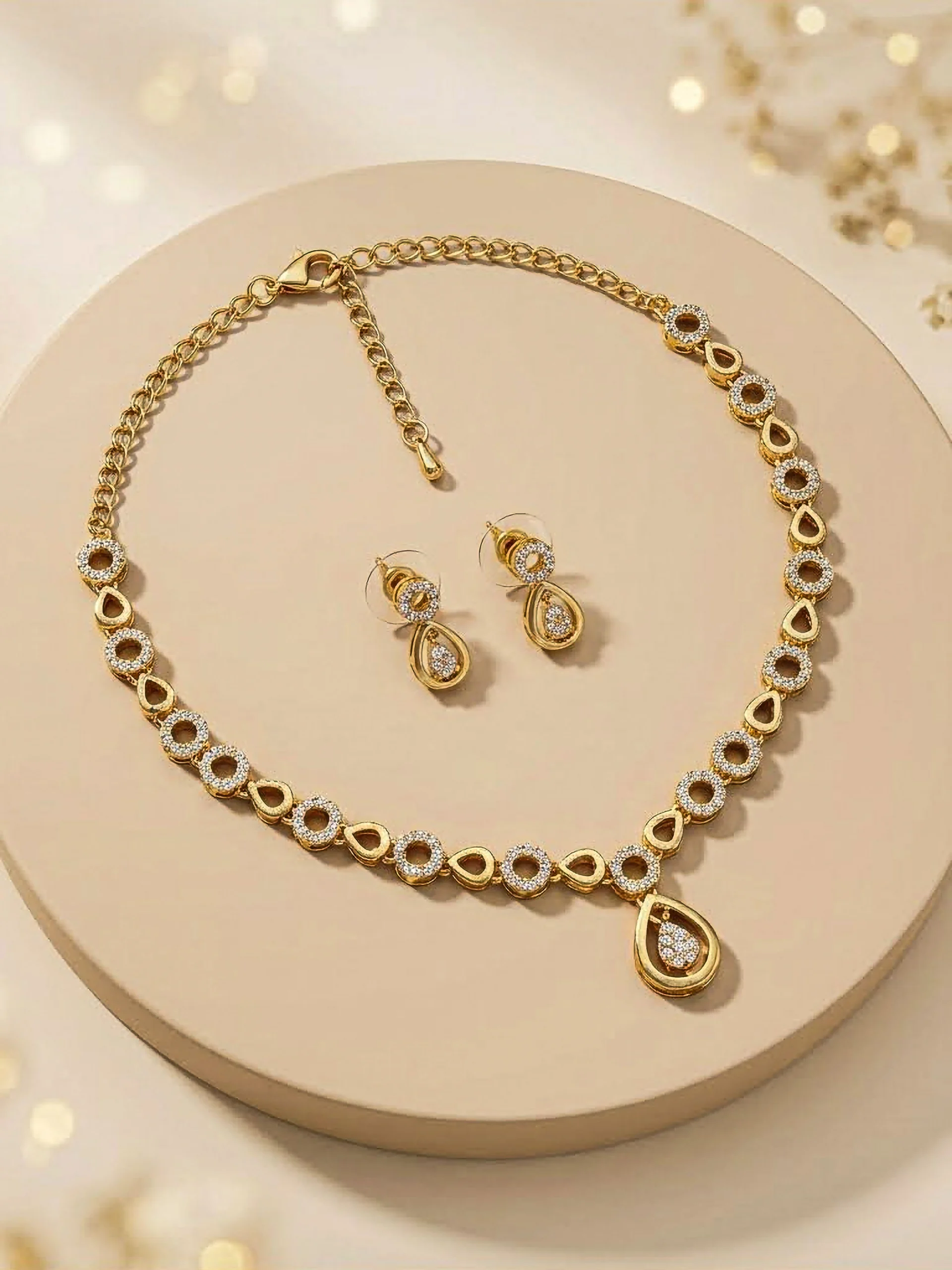 Modern Gold Necklace Set - Image 2
