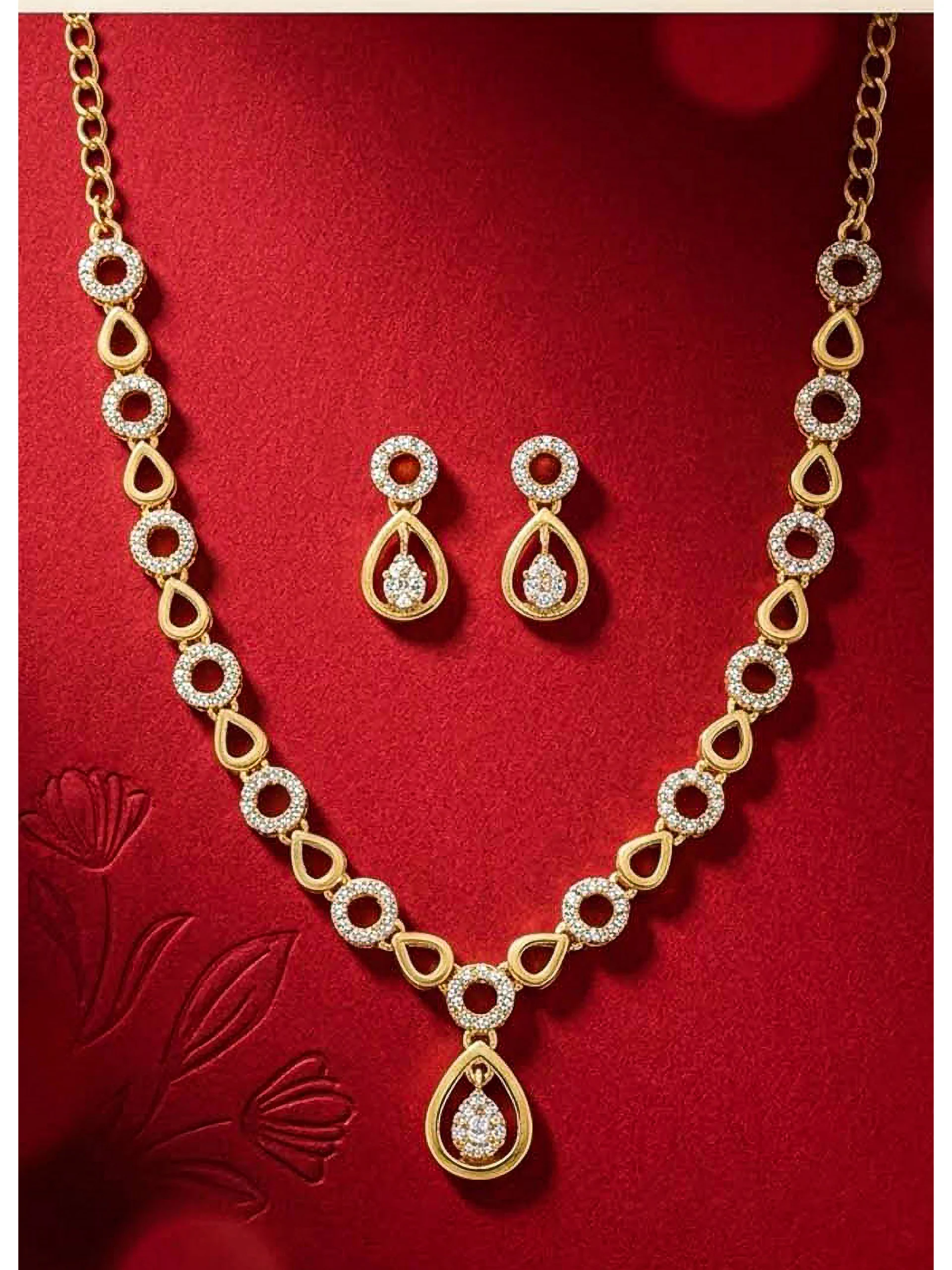 Modern Gold Necklace Set - Image 3