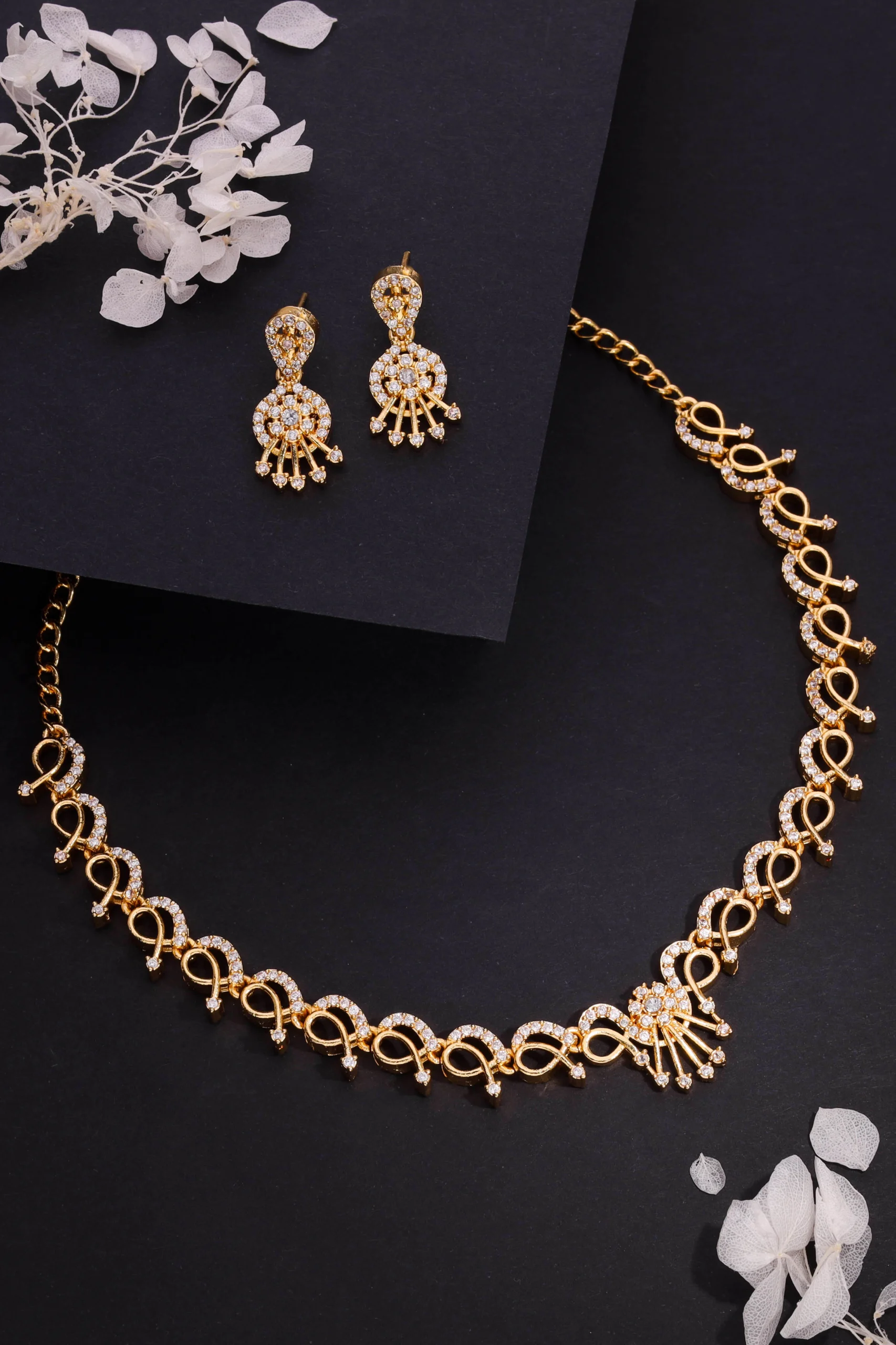 Classic Gold Necklace Set - Image 2