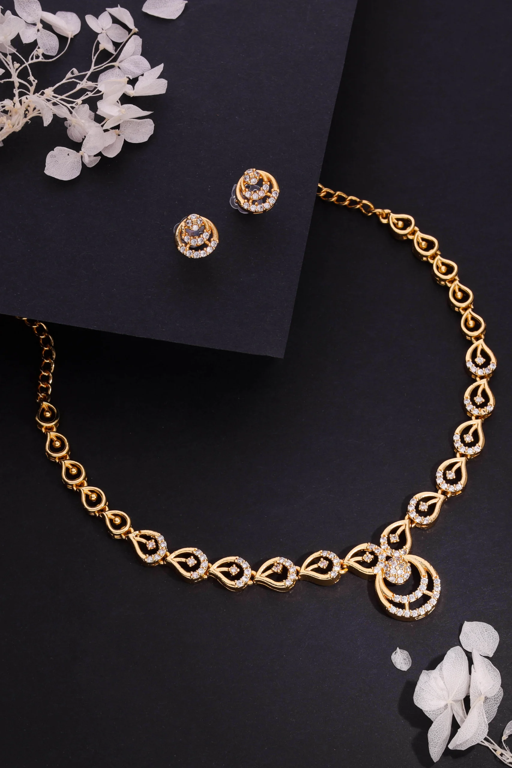 Royal Gold Necklace Set - Image 2