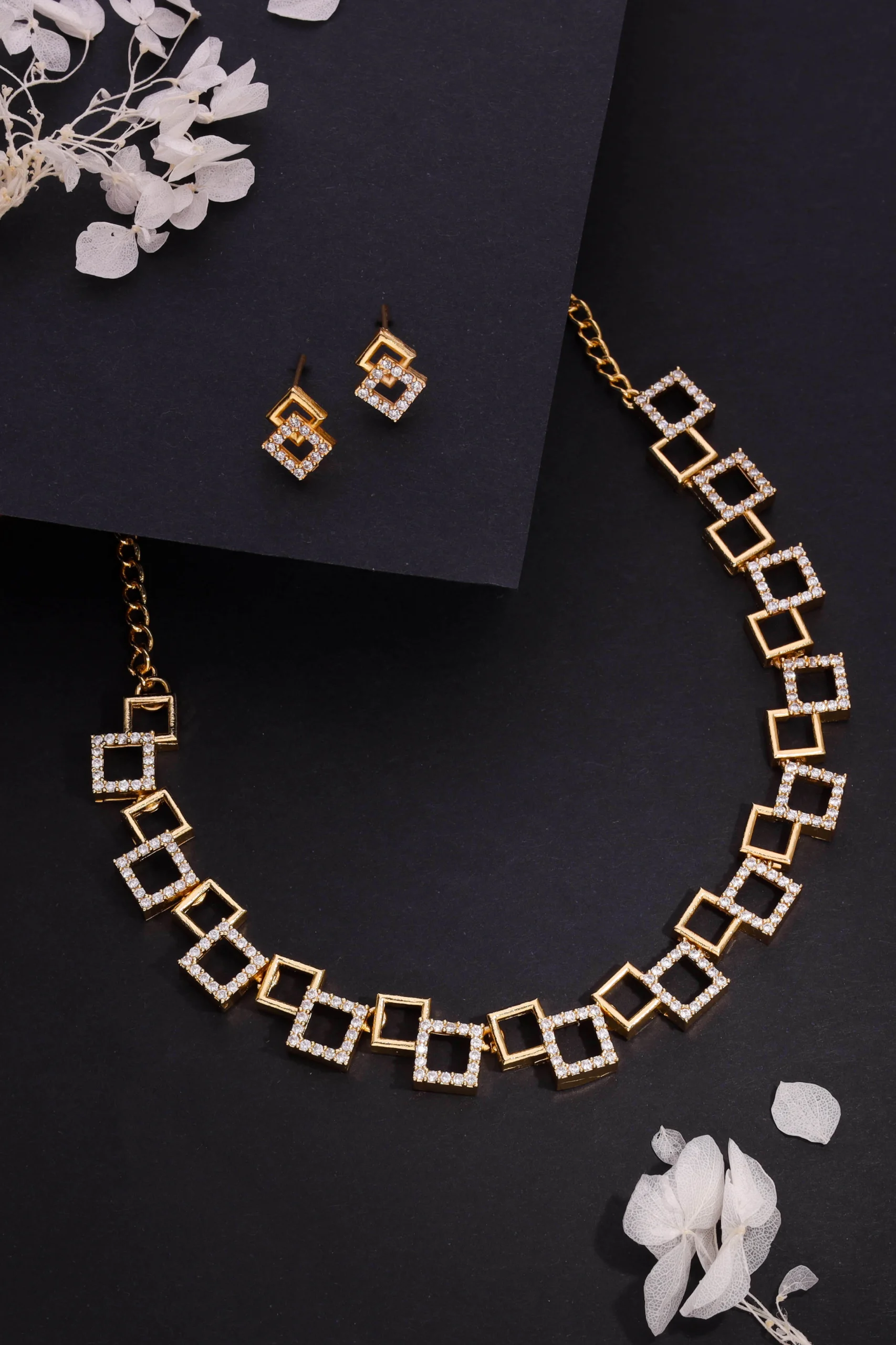 Timeless Gold Necklace Set - Image 2