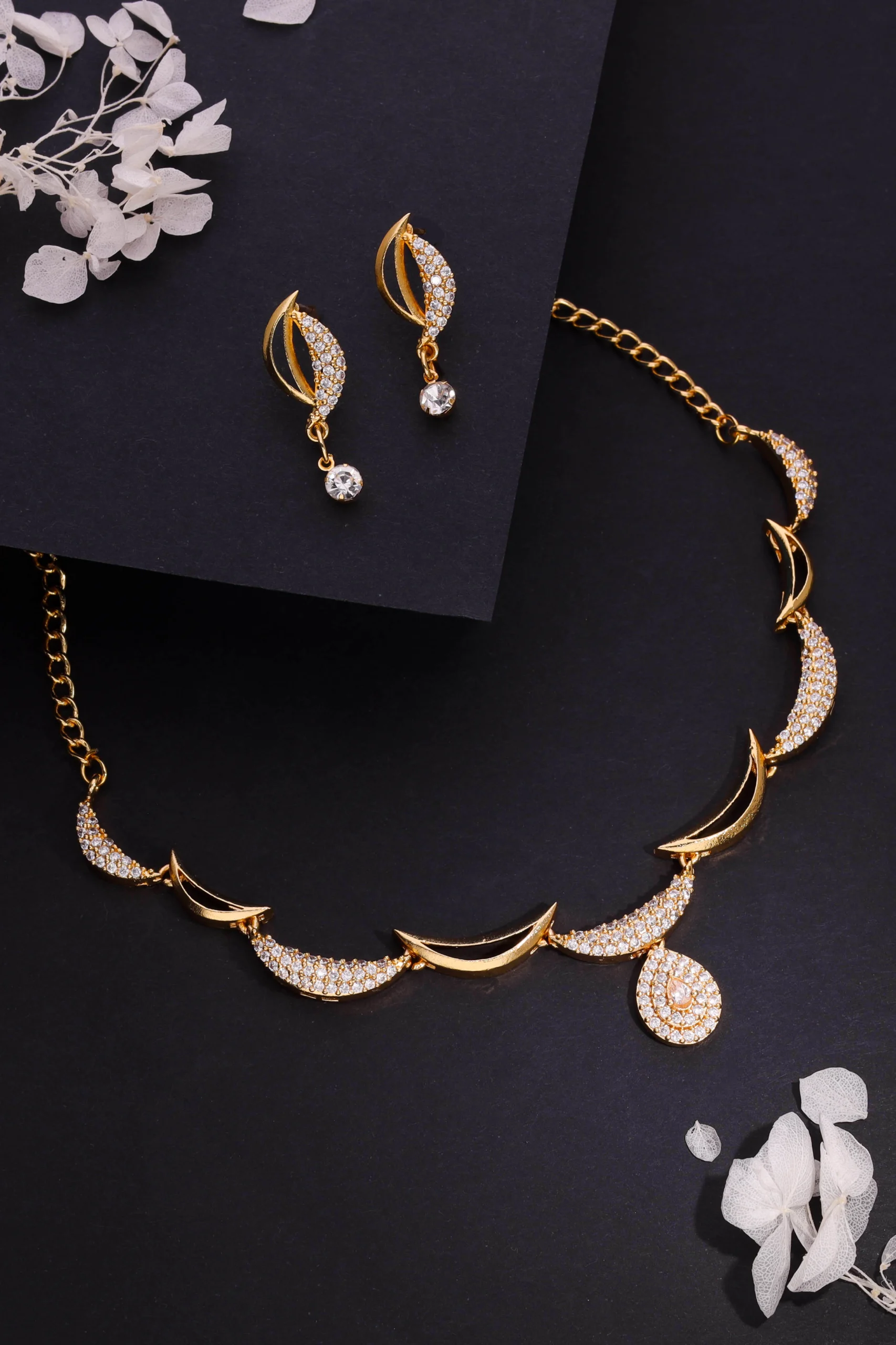 Modern Gold Necklace Set - Image 2