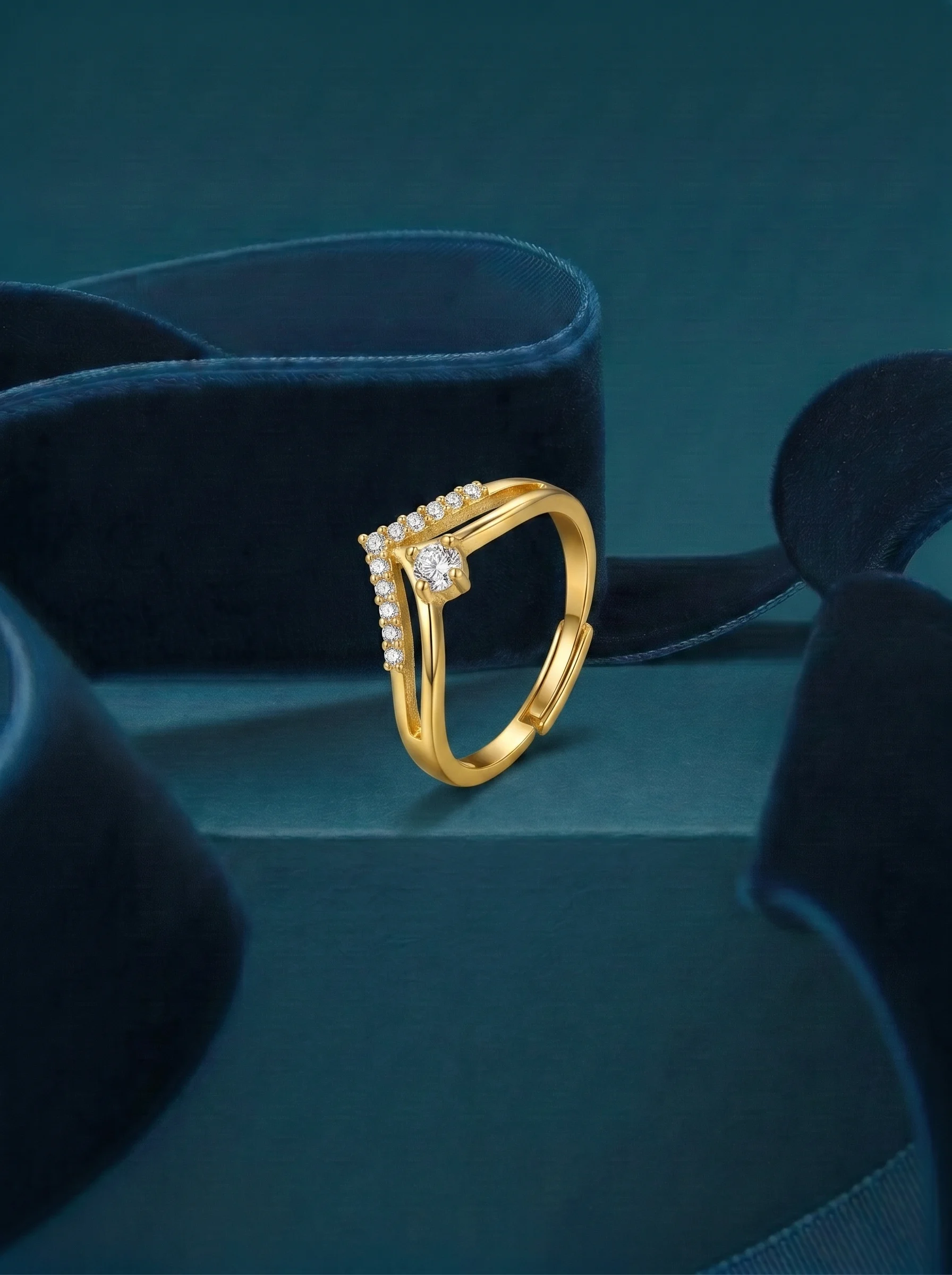 Vintage Gold Ring - Image 2