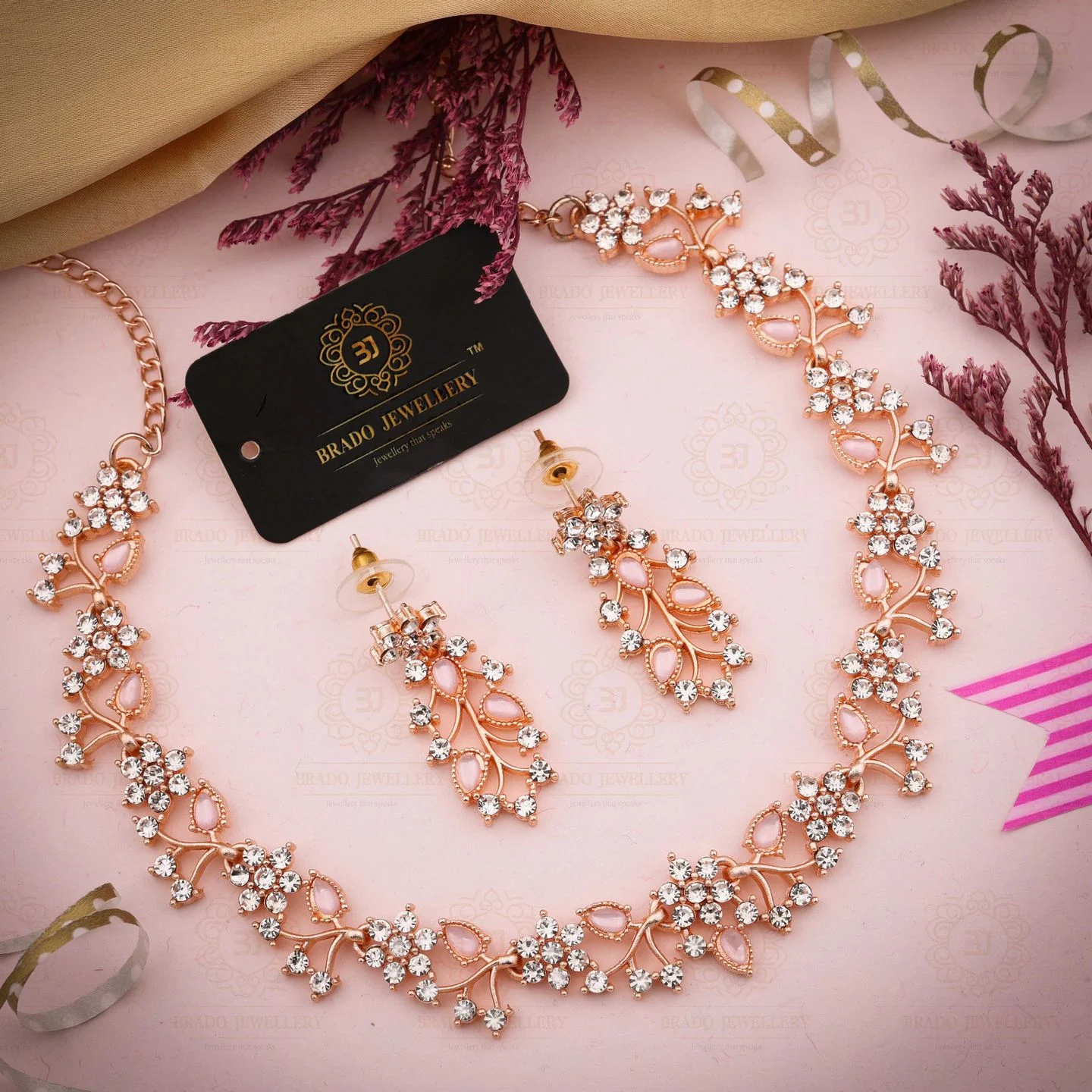 Elegant Gold Jewellery Set - Image 3