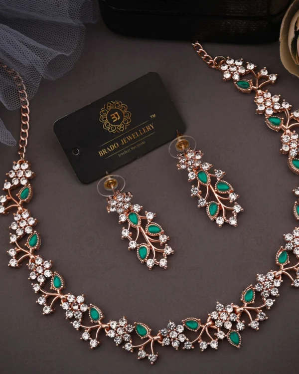 Elegant Silver Floral Necklace Set