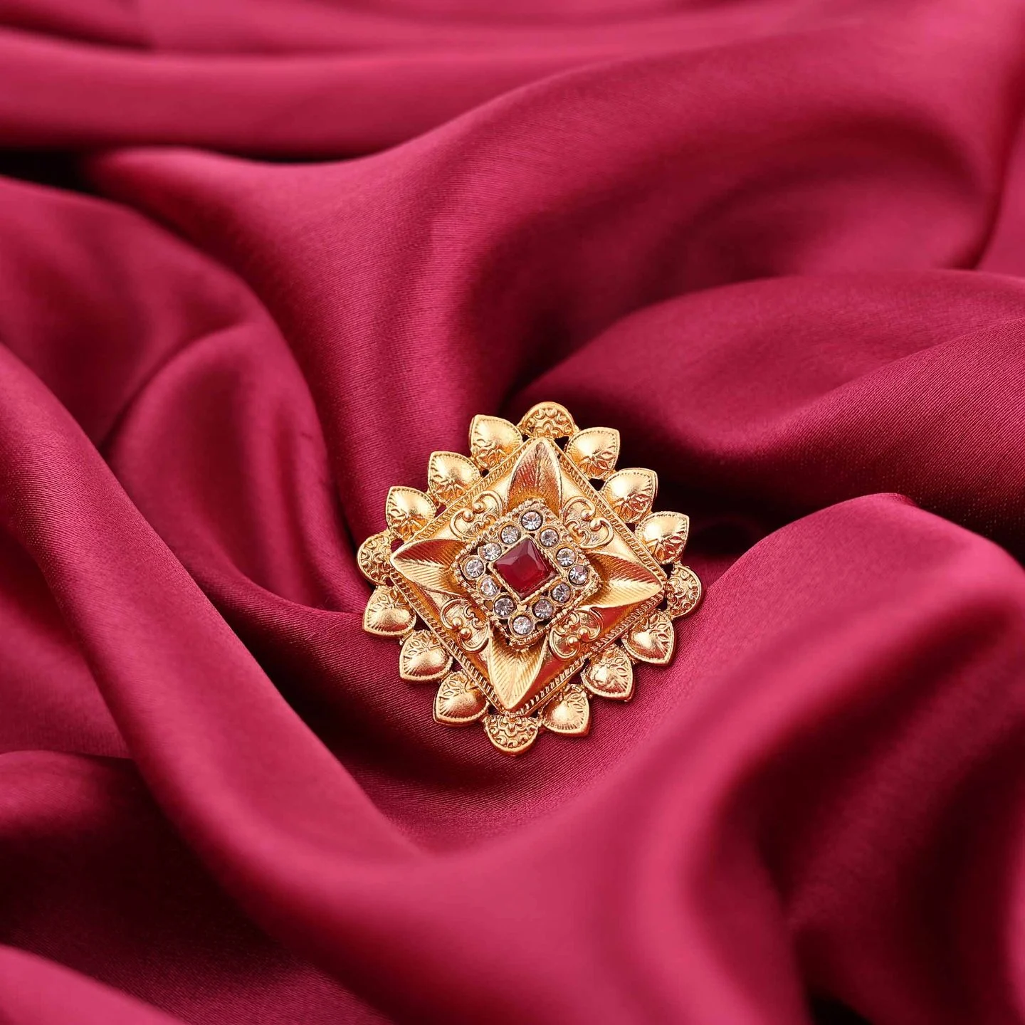 Elegant Gold Fashion Ring