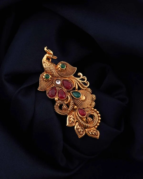 Royal Floral Golden Saree Pin