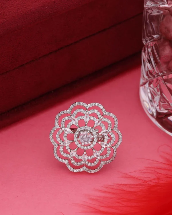 Elegant Silver Floral Ring