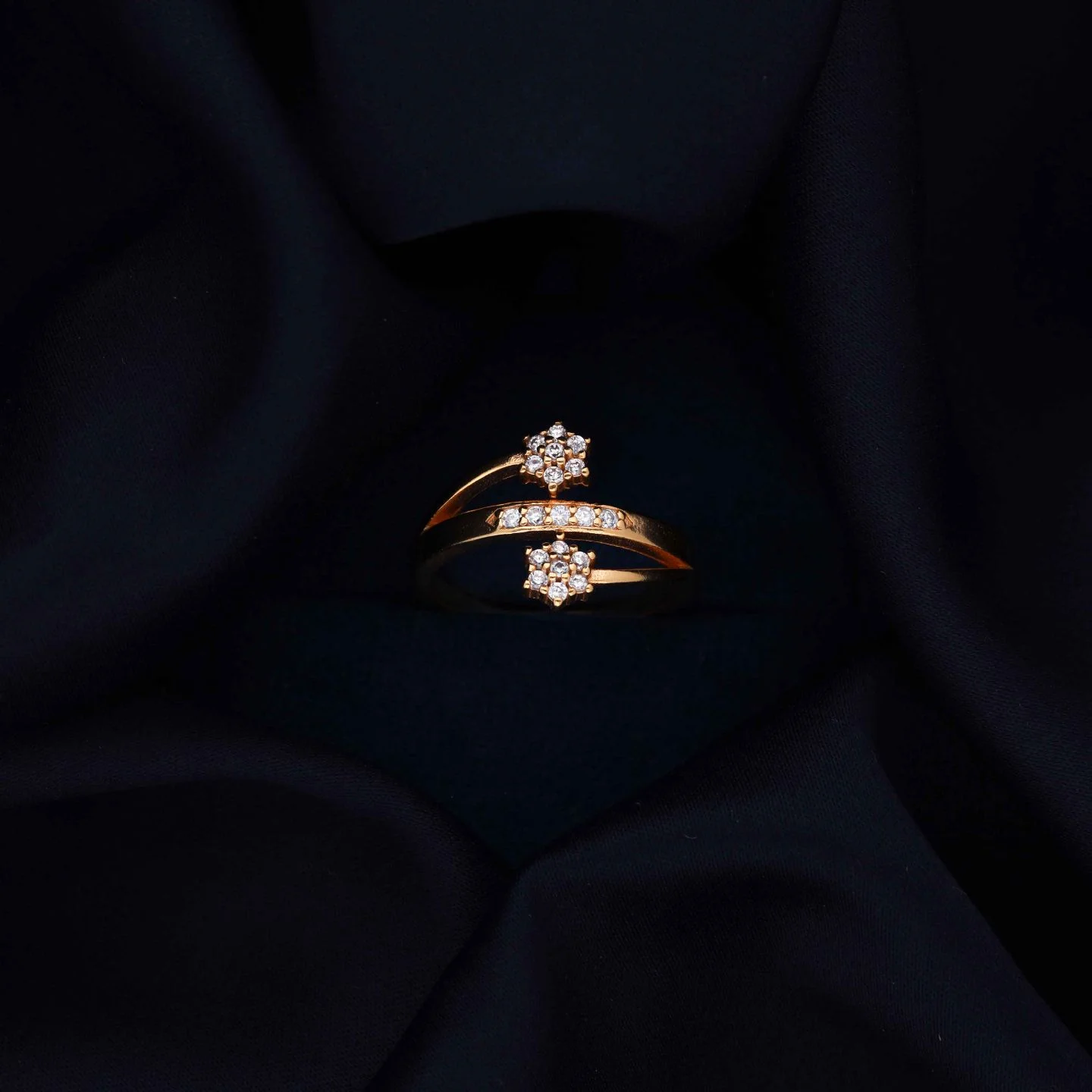 Crystal Flower Fashion Ring - Image 3