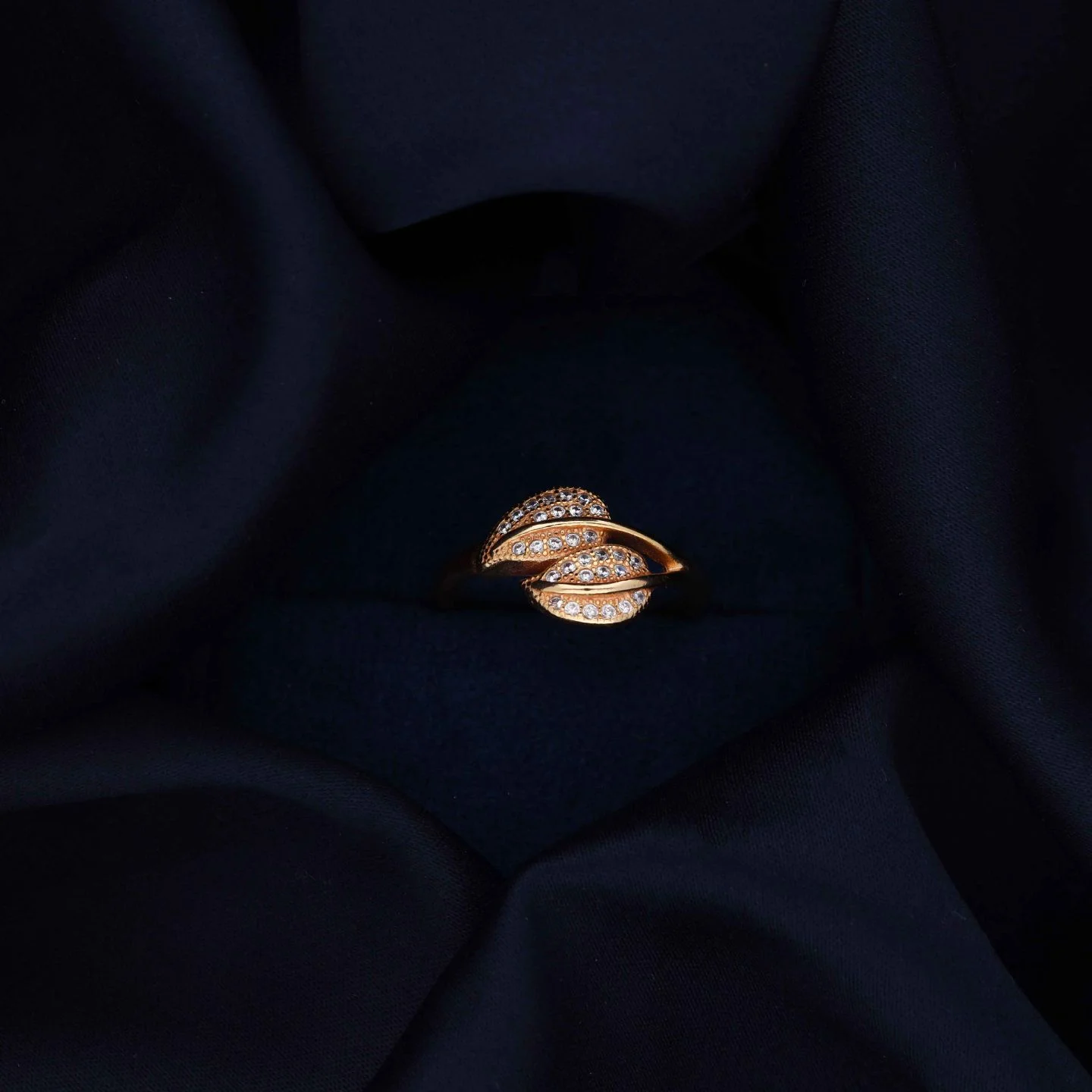 Royal Floral Gold Ring - Image 3
