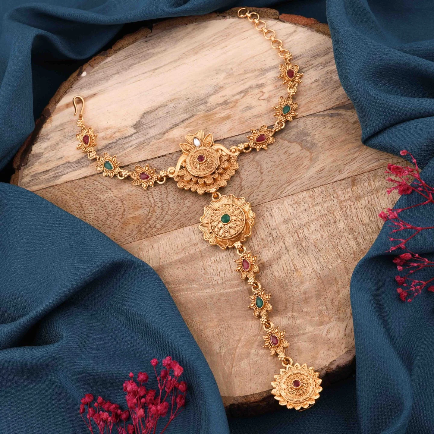 Antique Floral Wrist Jewellery - Image 4