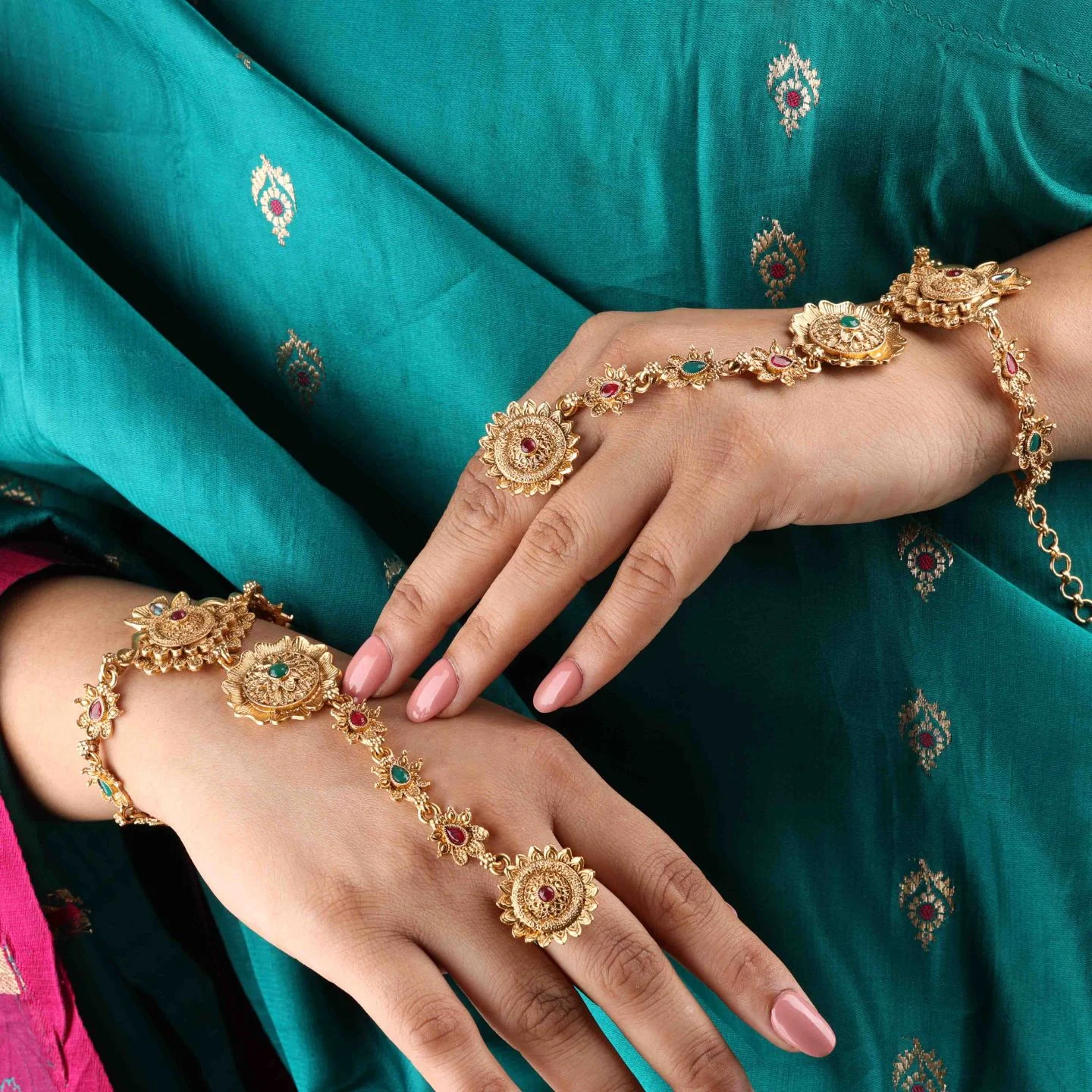 Antique Floral Wrist Jewellery - Image 3