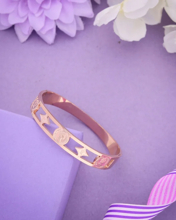 Lucky Clover Rose Bracelet