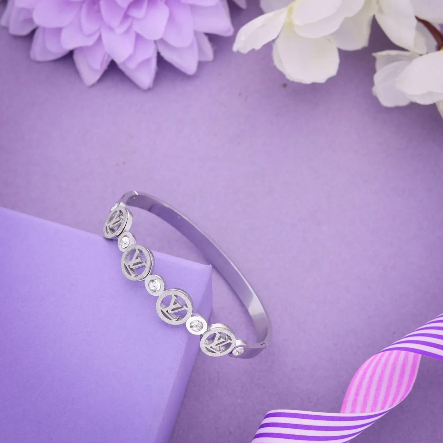Radiant Luxe Bracelet - Image 2