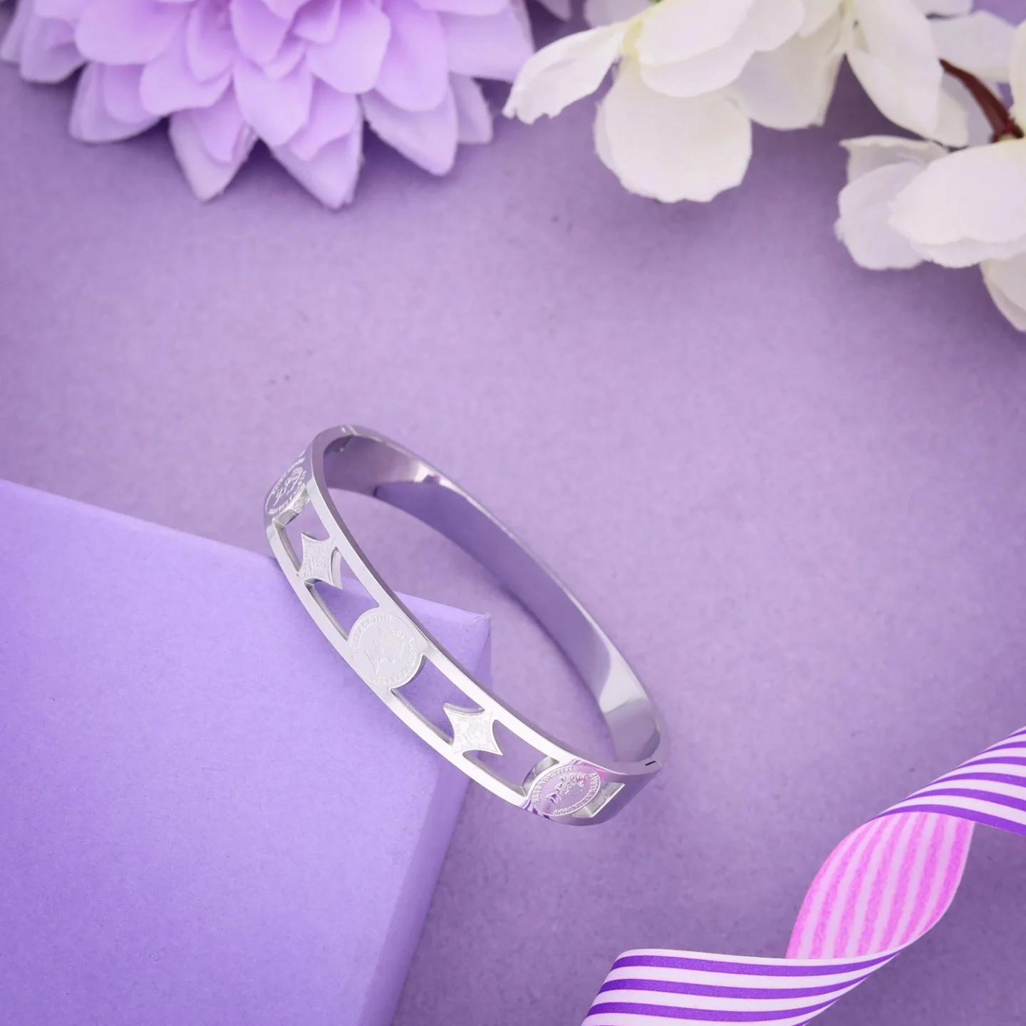 Luxury Elegance Bracelet - Image 3
