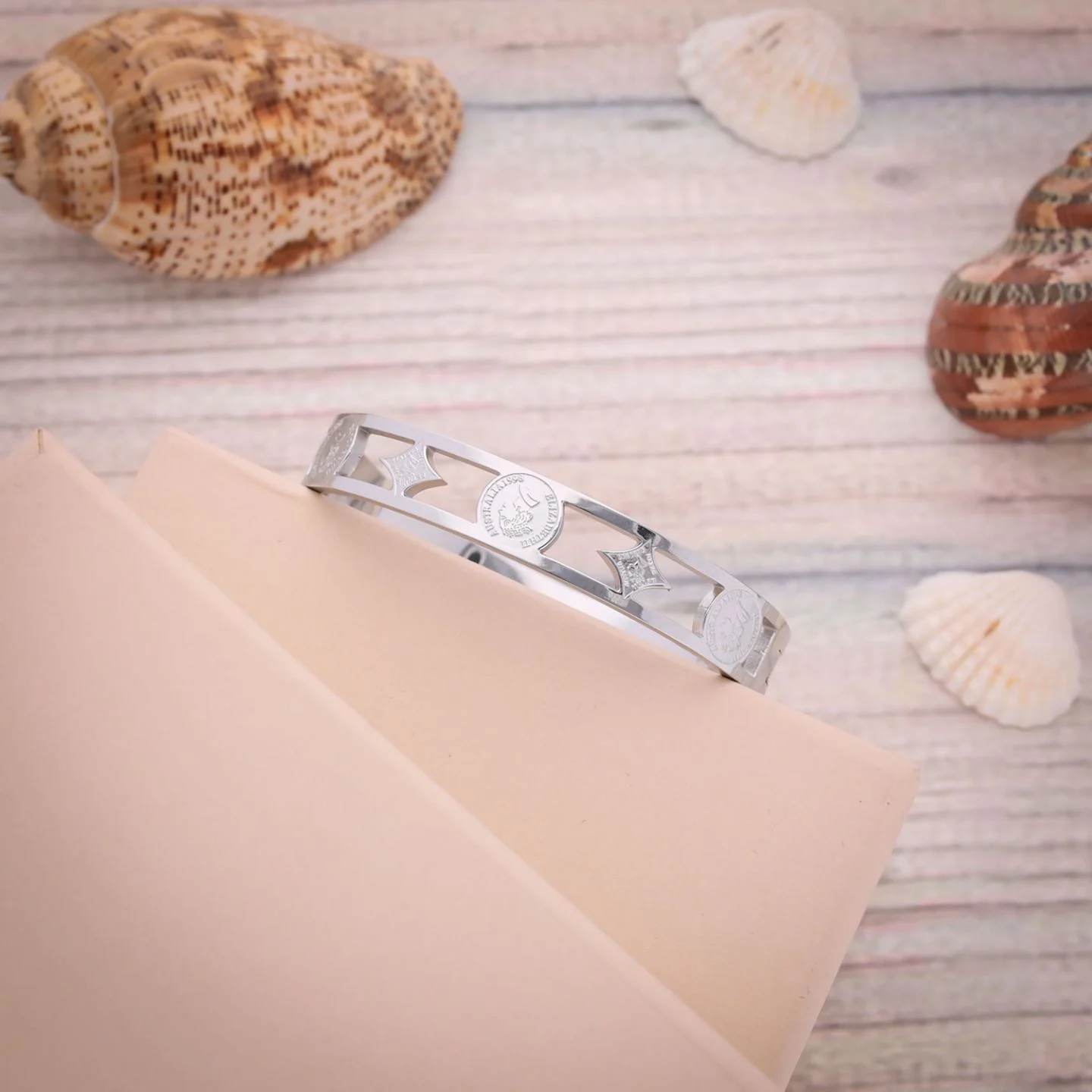 Luxury Elegance Bracelet - Image 2