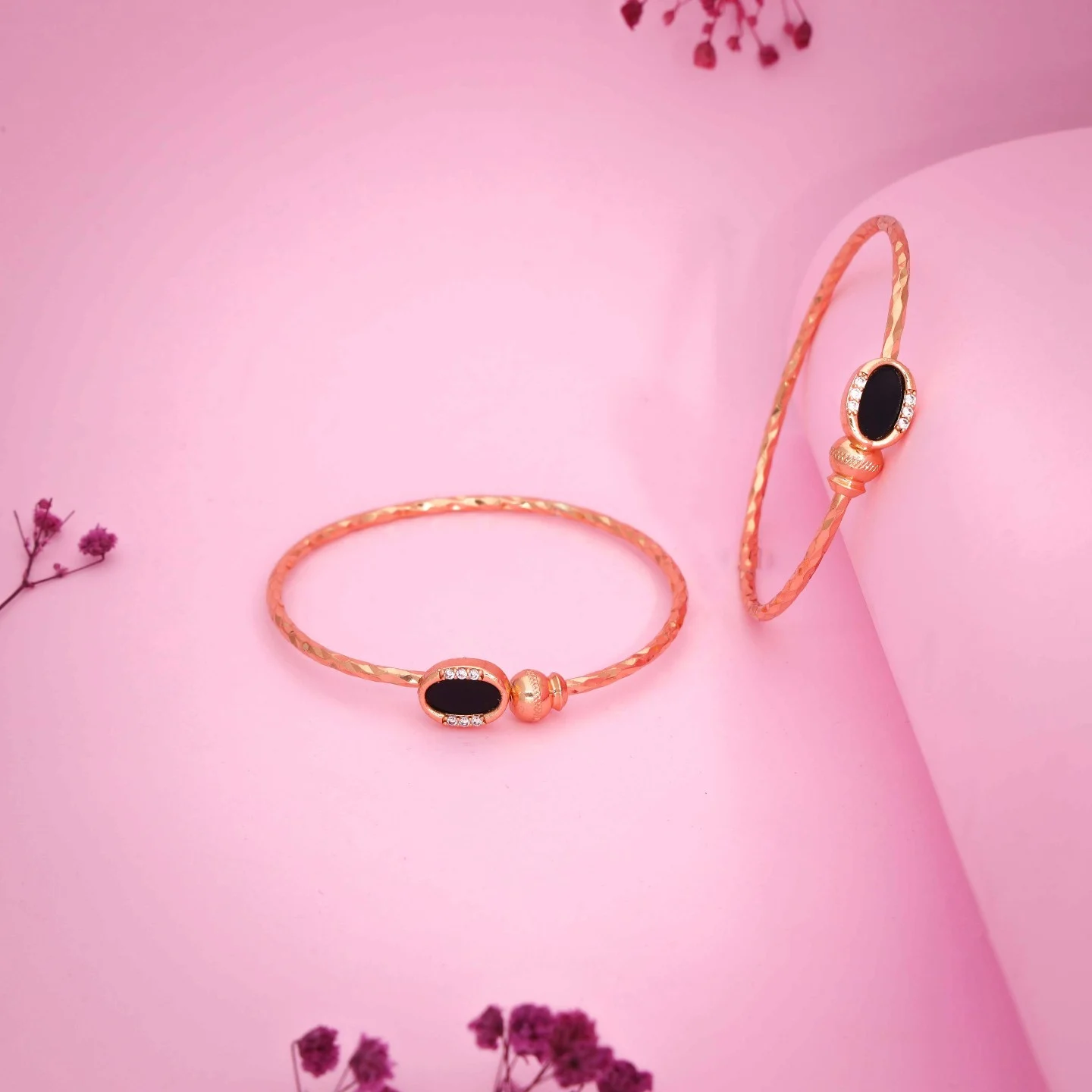 Deluxe Gold Oval Bracelet - Image 5