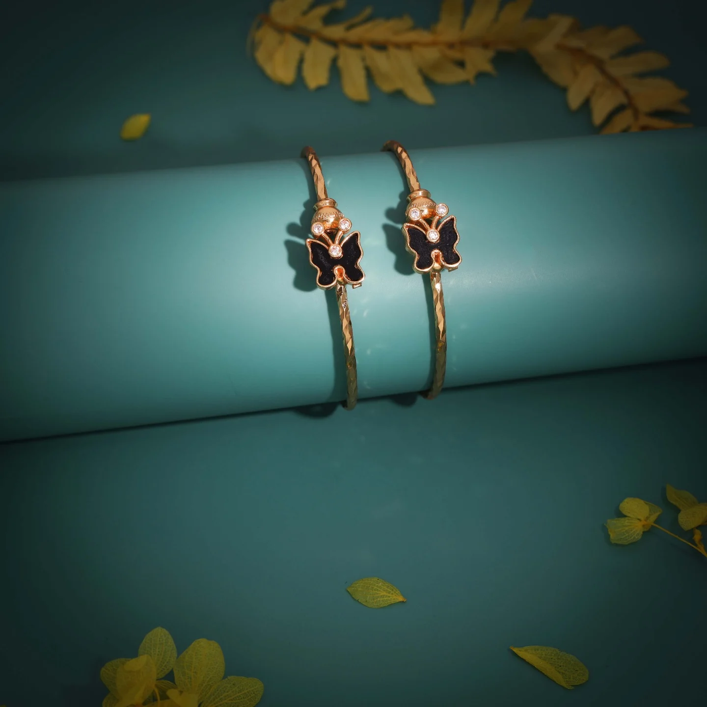 Elegant Gold Designer Bracelet - Image 3