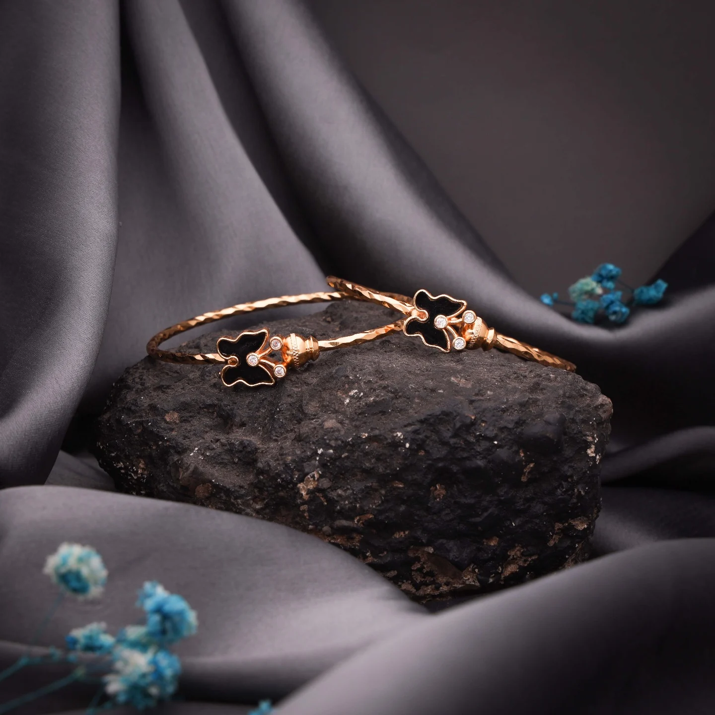 Elegant Gold Designer Bracelet - Image 4