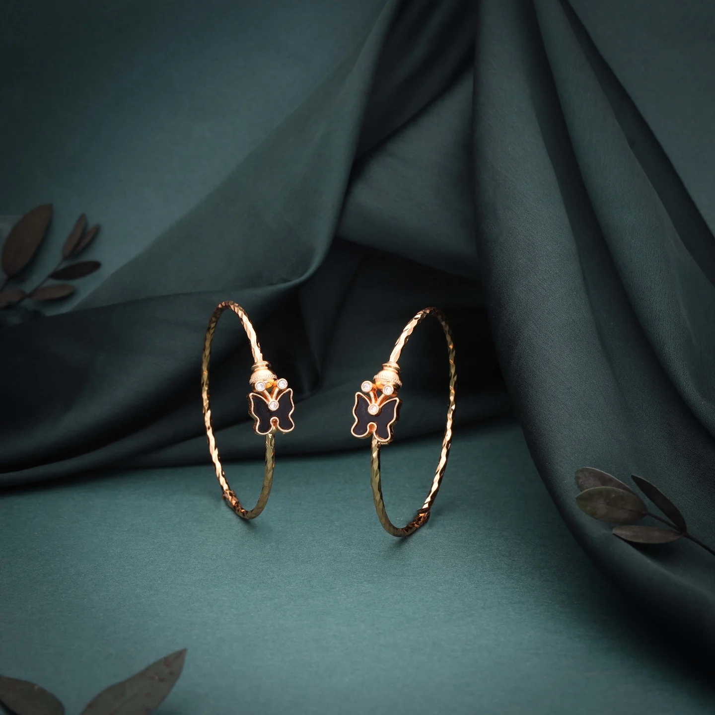 Elegant Gold Designer Bracelet - Image 2