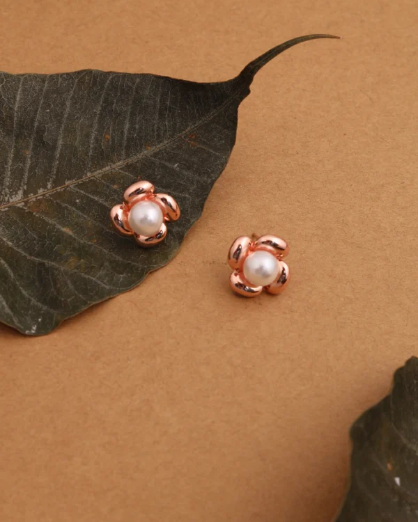 Rose Gold Pearl Flower Stud Earrings