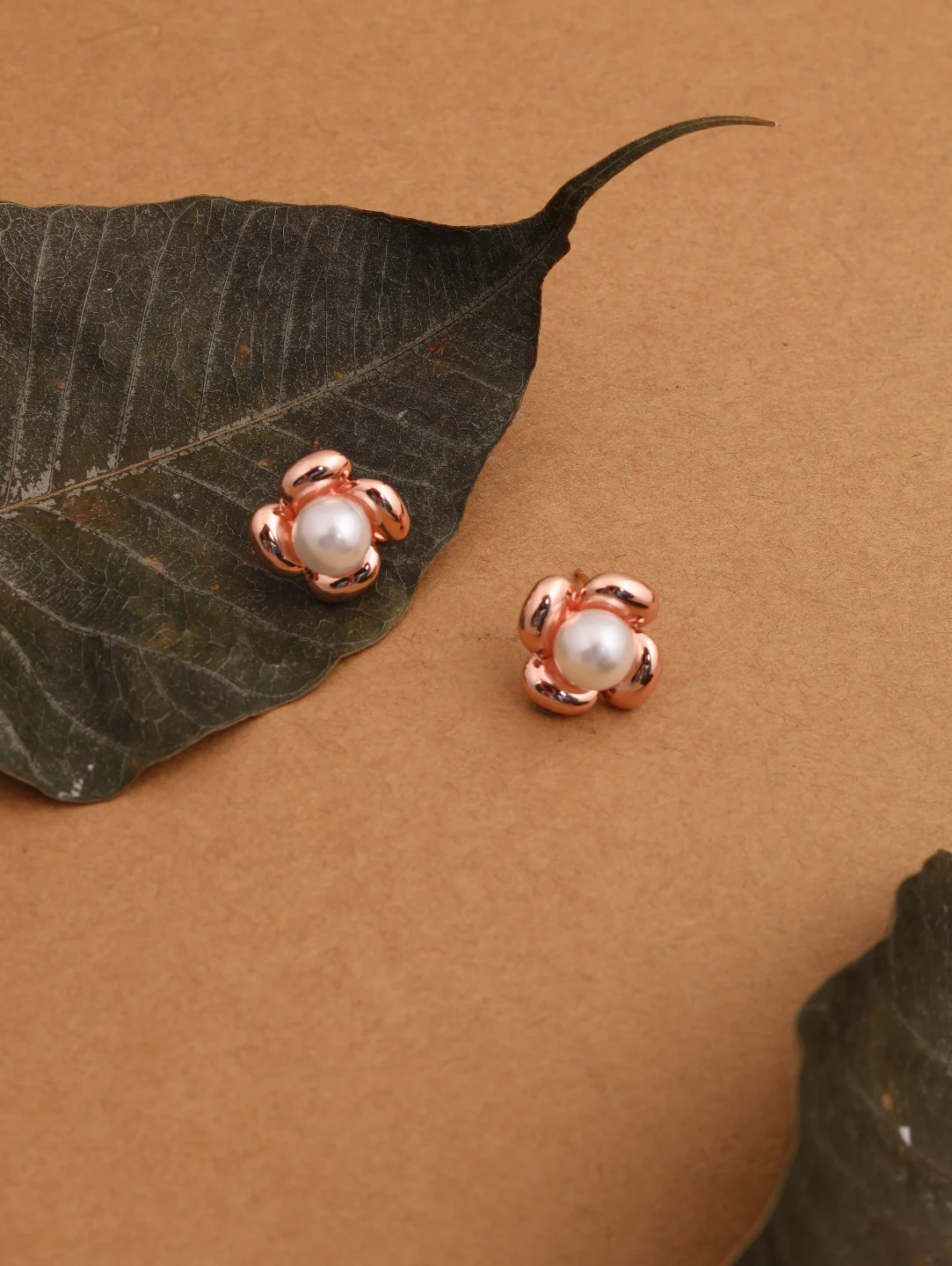 Rose Gold Pearl Flower Stud Earrings
