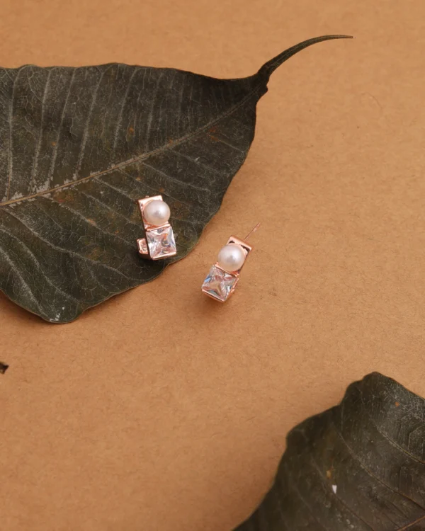 Floral Pearl Fashion Earrings