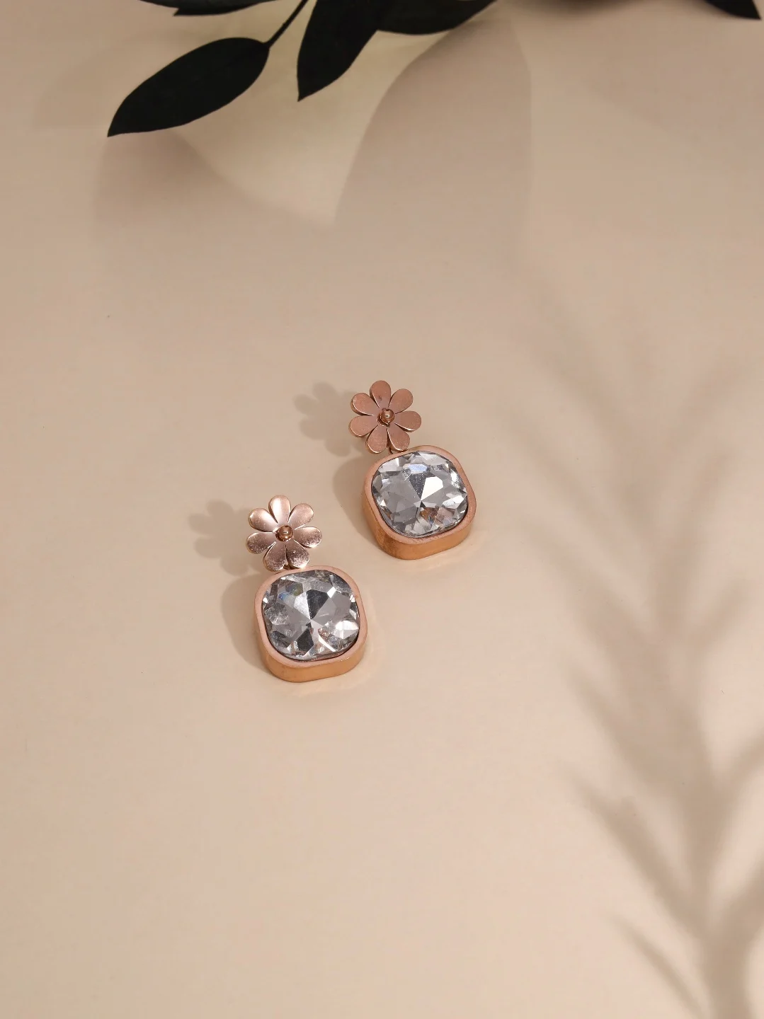 Chic Minimal Earrings - Image 2