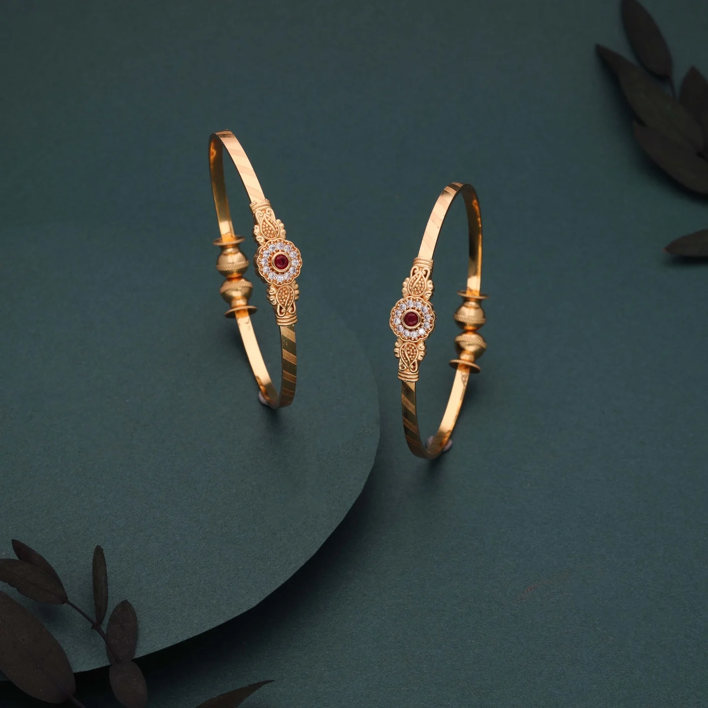 Luxury Oval Gold Bangle - Image 2
