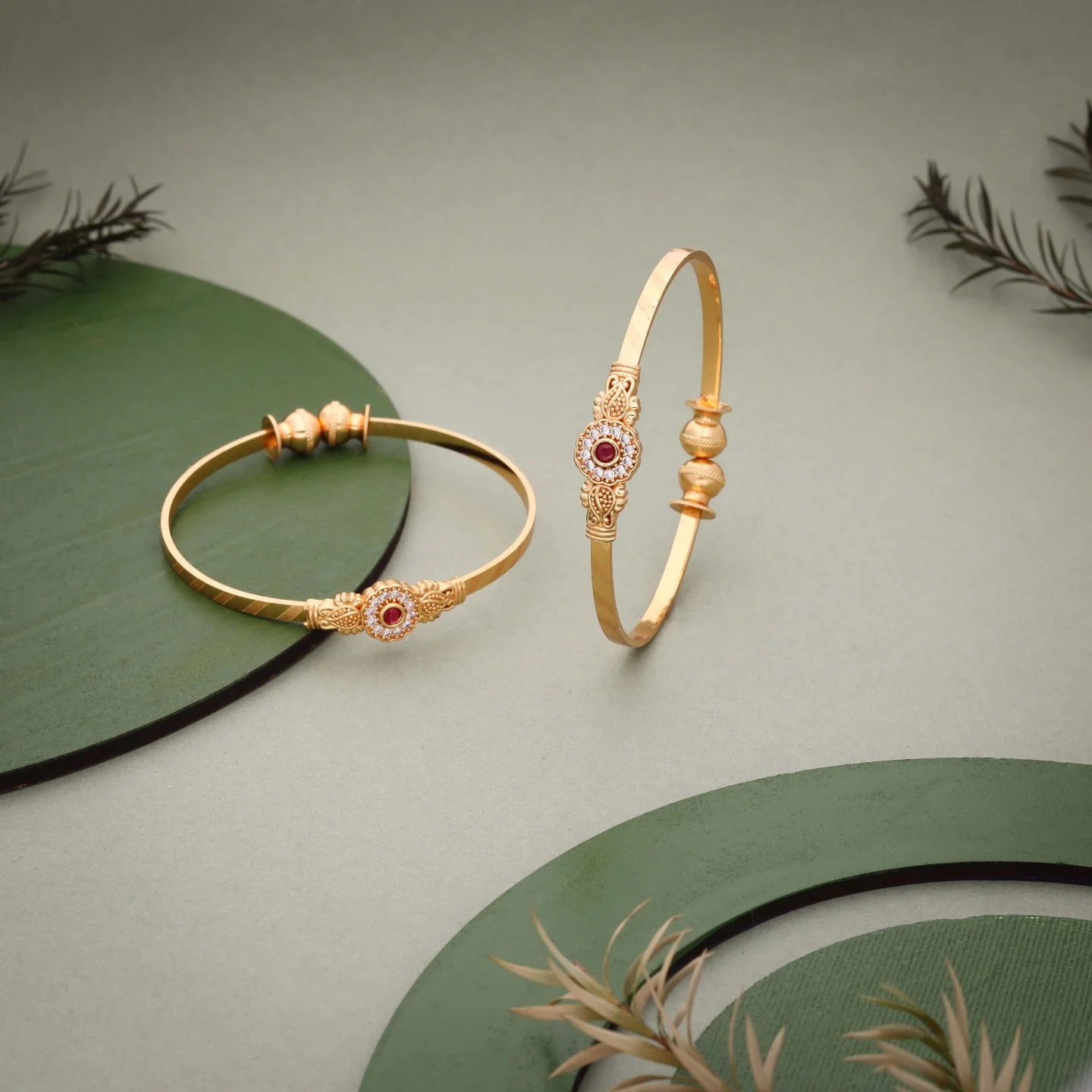 Luxury Oval Gold Bangle