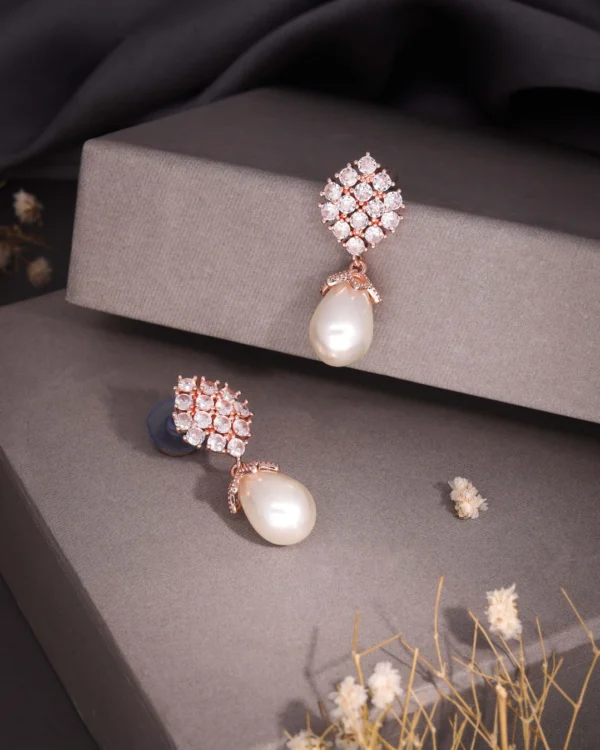 Essential Daily Stud Earrings