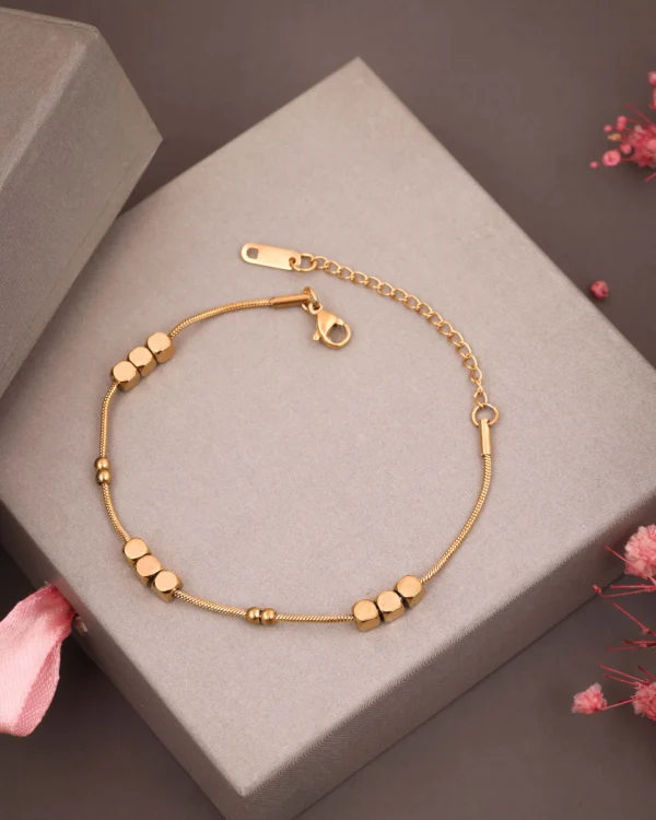 Gold Solitaire Chain Bracelet