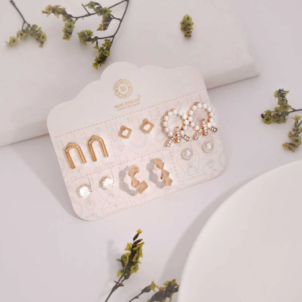 6 Pair Gold & Pearl Stud Earring Set - Image 2