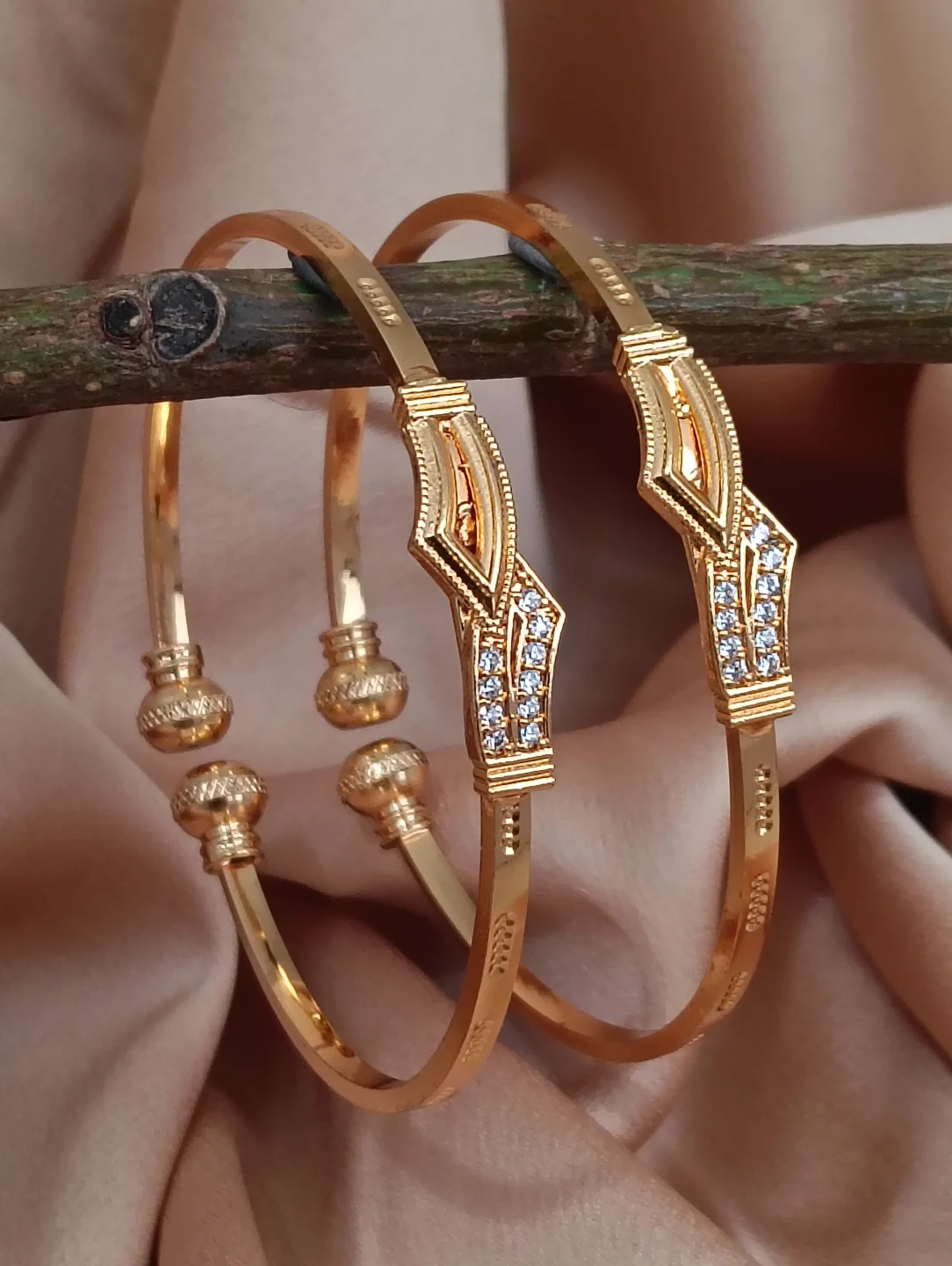 Gold Bloom Crystal Bangle