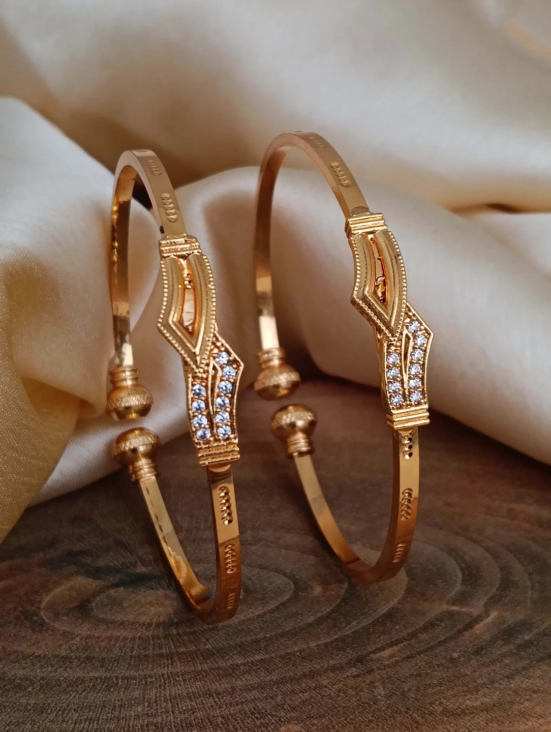 Gold Bloom Crystal Bangle - Image 4