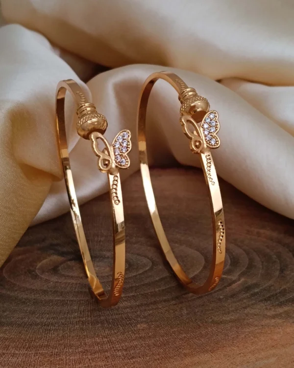 Royal Gold Fashion Bangle
