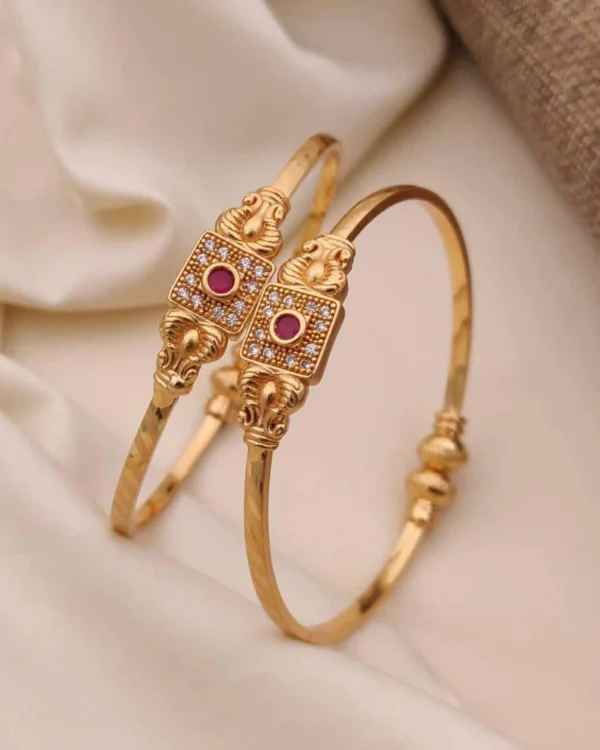 Elegant Gold Occasion Bangle