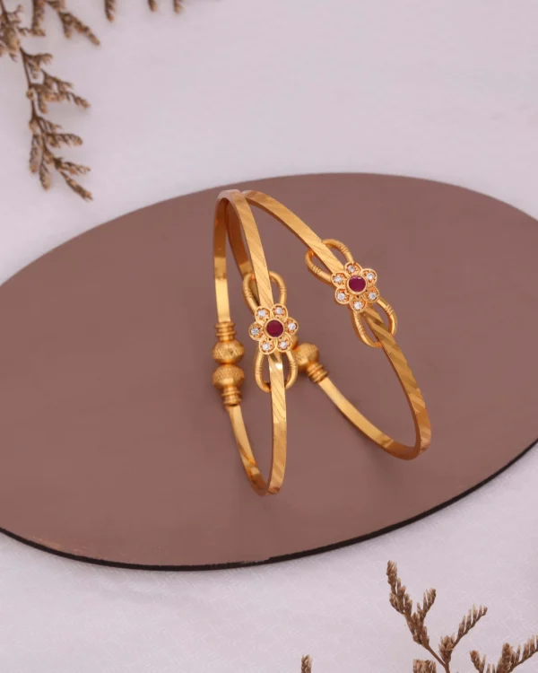 Luxury Floral Charm Bangle