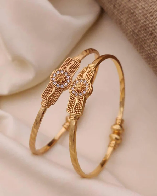 Luxury Floral Crystal Bangle