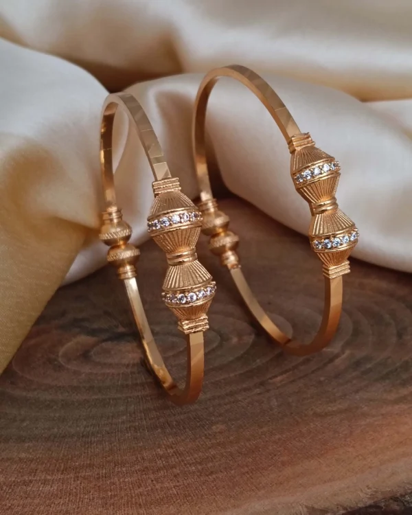 Luxe Bloom Gold Bracelet