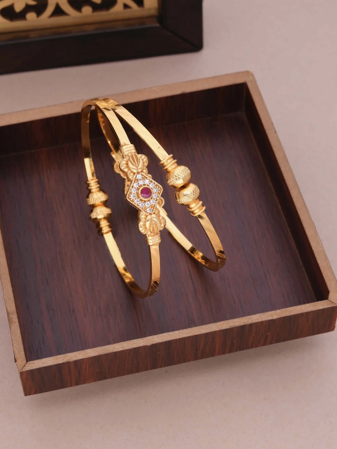 Sparkling Floral Gold Bracelet
