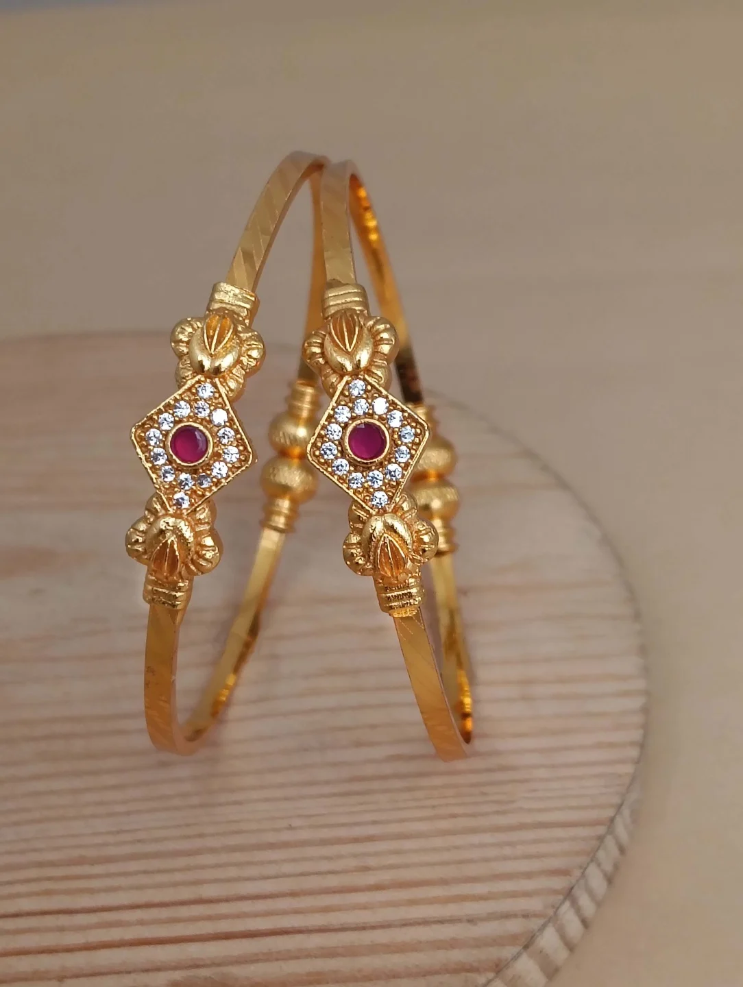 Sparkling Floral Gold Bracelet - Image 3