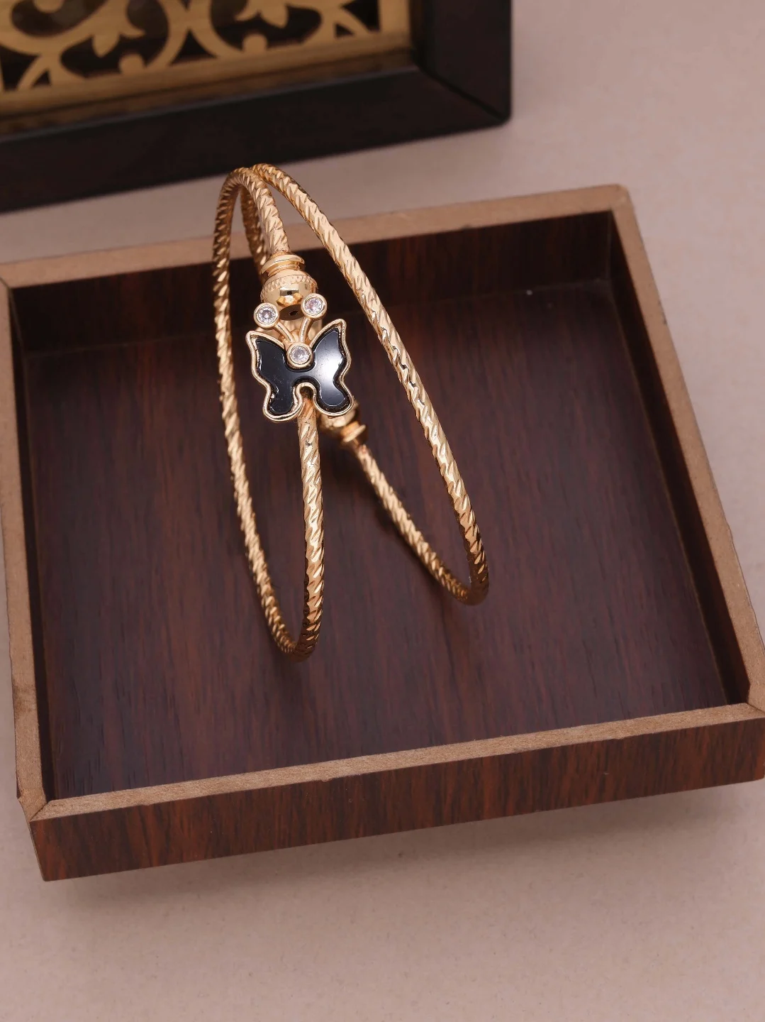 Women's Luxury Bloom Bracelet - Image 2