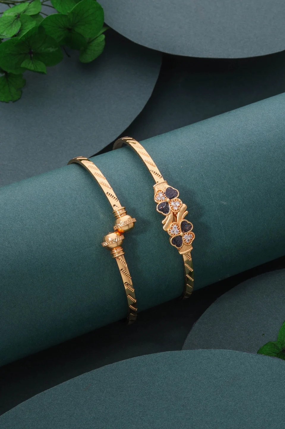 Modern Crystal Gold Cuff