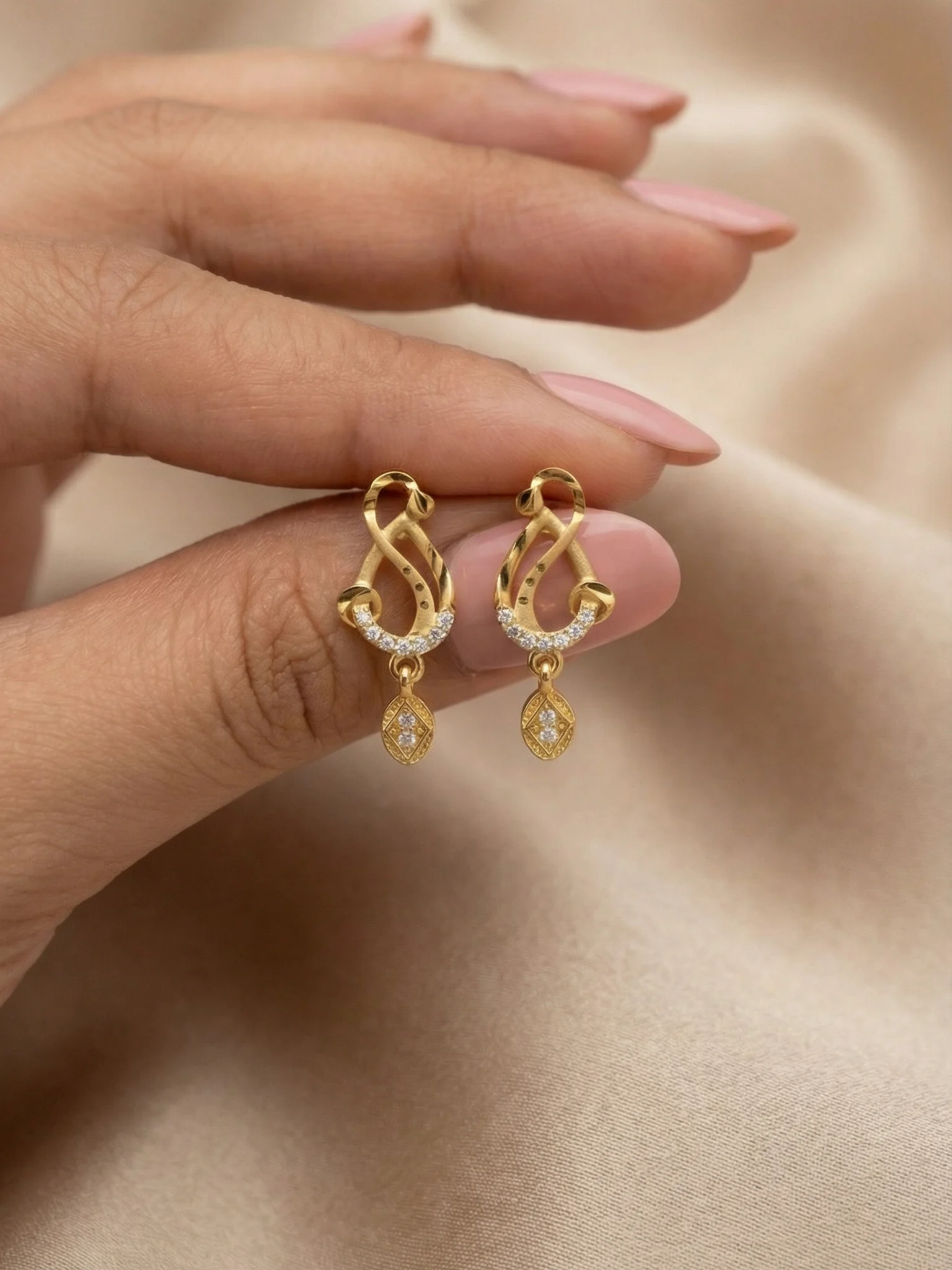 Royal Gold Earrings - Image 3