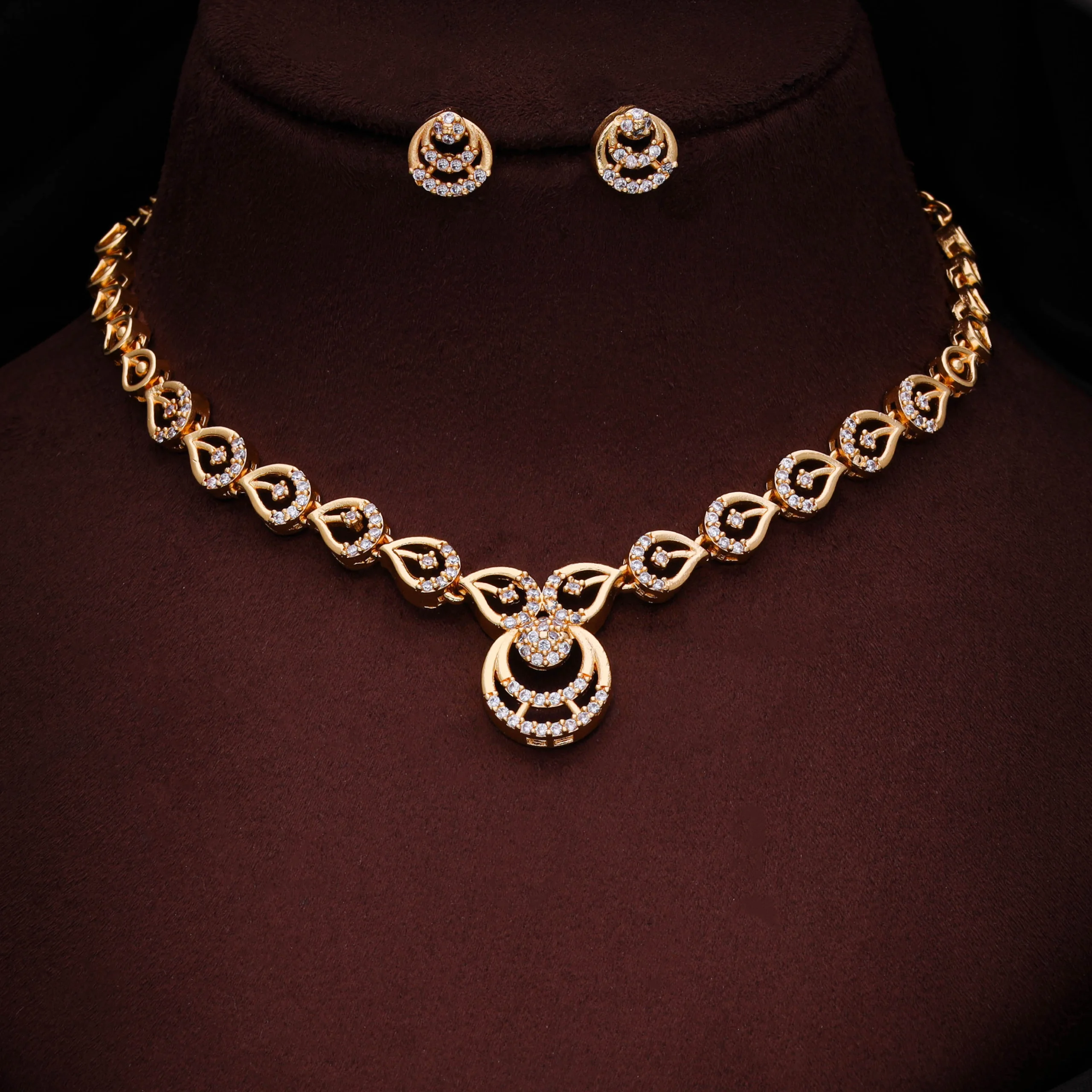 Royal Gold Necklace Set - Image 3