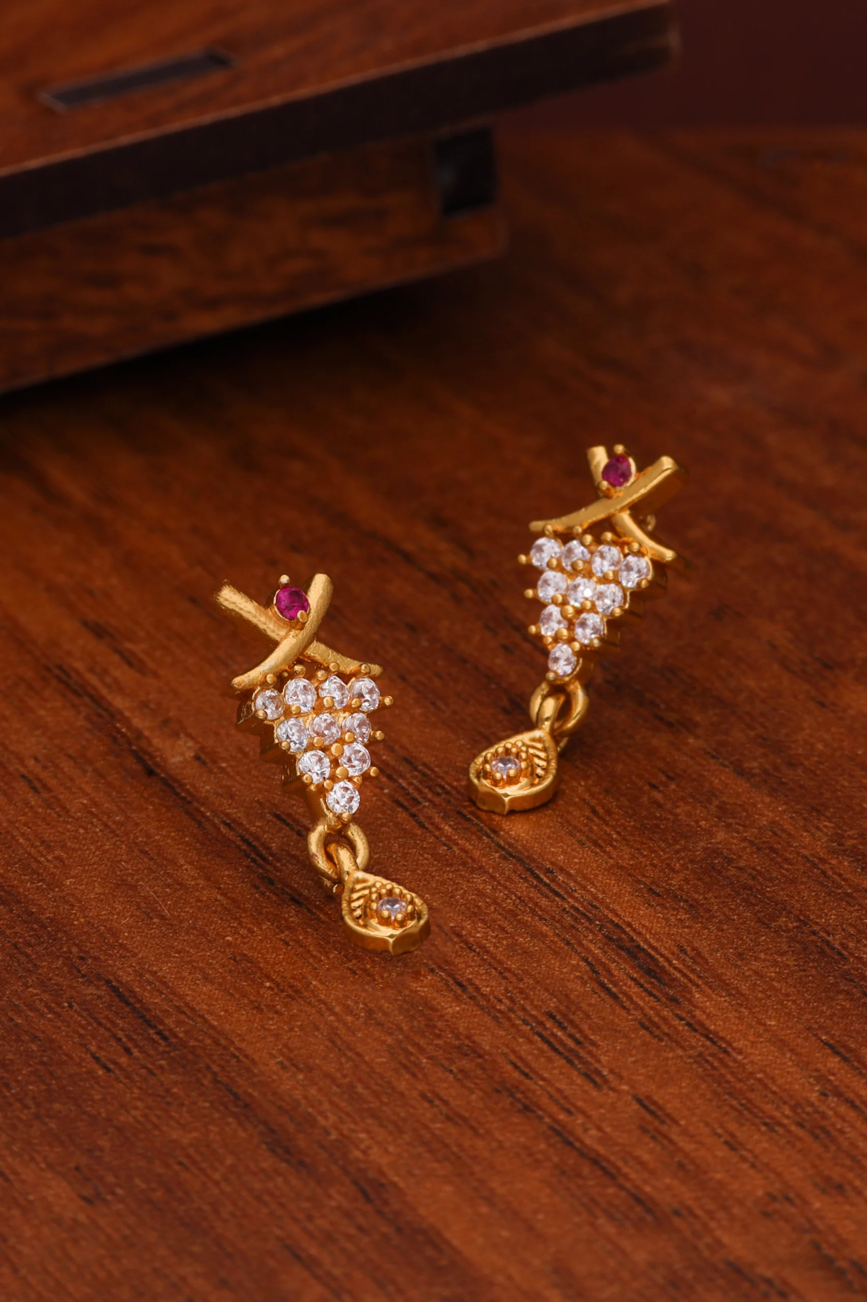 Luxury Gold Earrings - Image 3