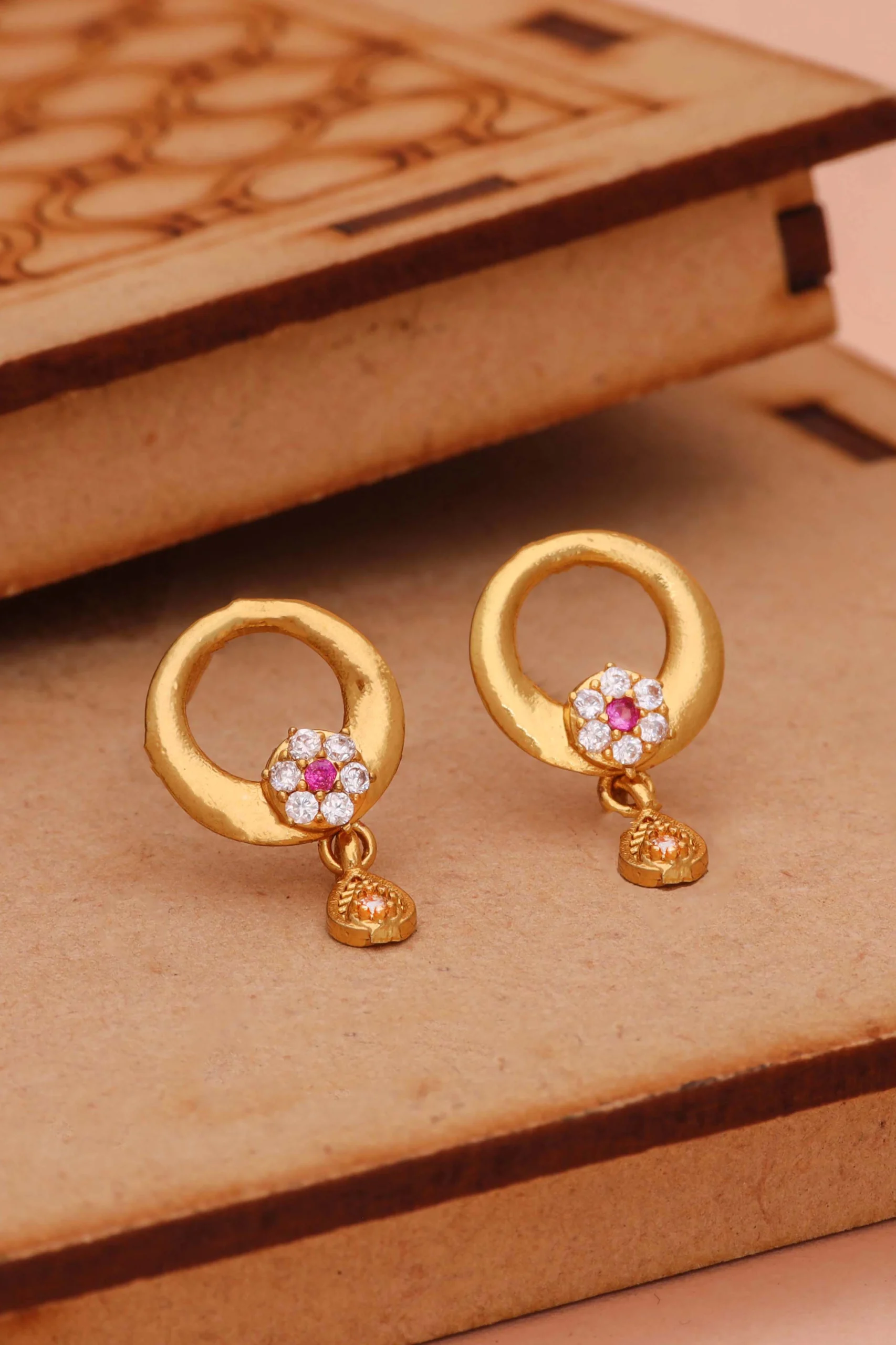 Timeless Gold Earrings - Image 3