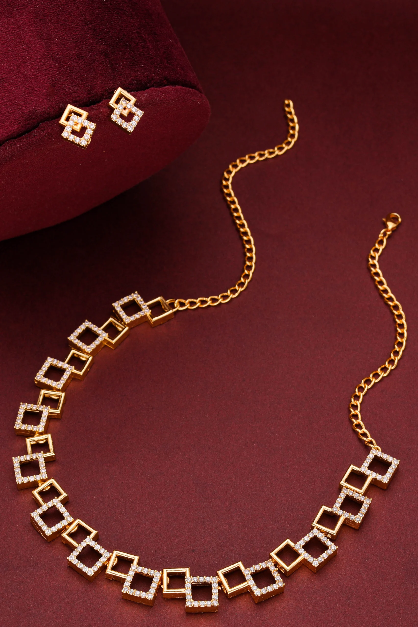 Timeless Gold Necklace Set